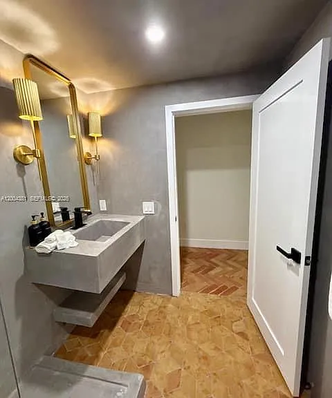 905 SW 13th Ct #905 — Photo 10