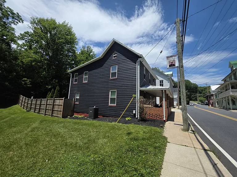 7516 Main St — Photo 2