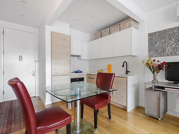 2nd image of 172 India St #3B