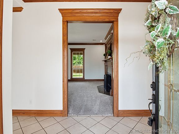 3rd image of 1515 Redwood Pl