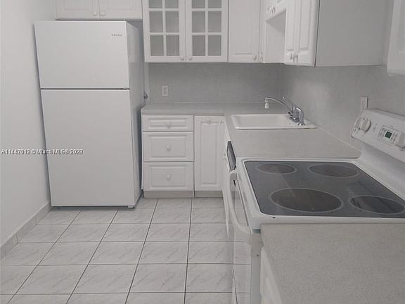4th image of 6969 Collins Ave APT 711