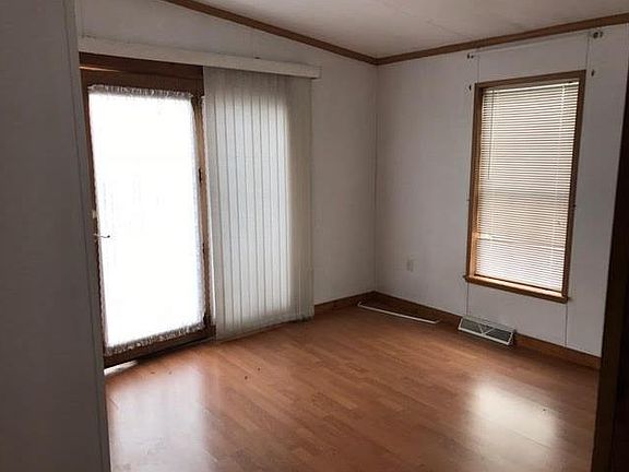 5th image of 808 Indiana Ave
