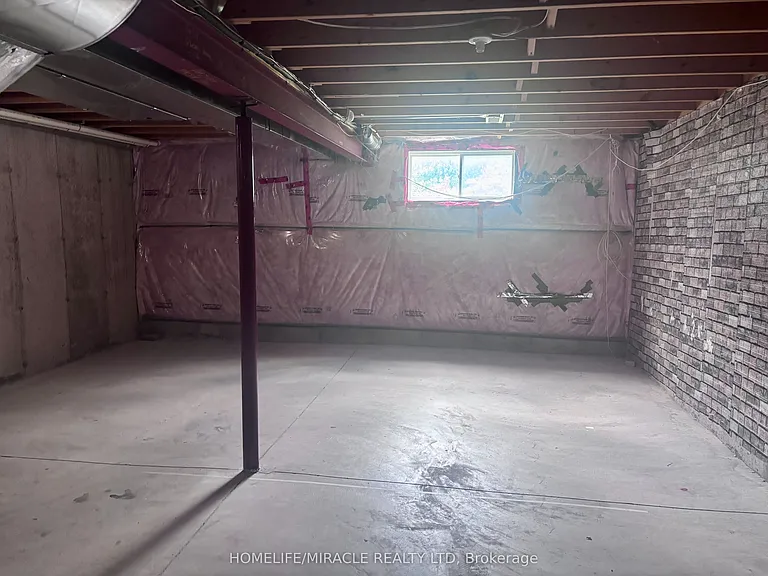 45 Seabreeze Cres #7 — Photo 16