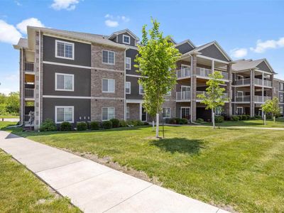 2867 Spring Rose Cir APT 206, Coralville, IA, 52241