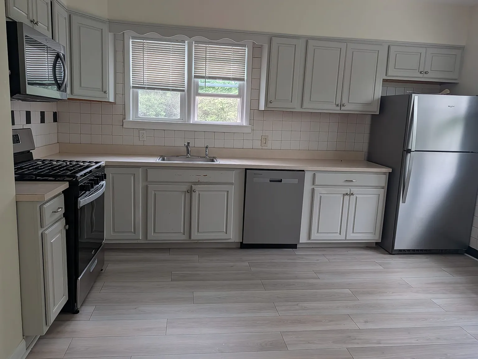2 bed, $2,950 — Photo 2