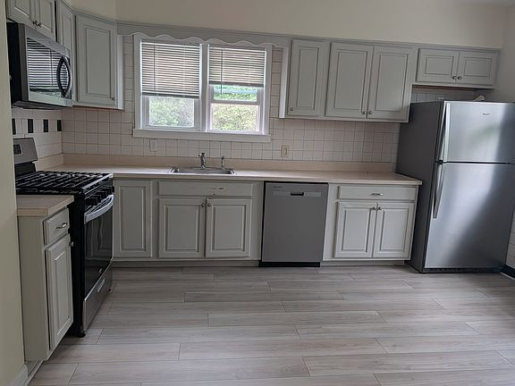 2nd image of 26 Caldwell Ave APT 2