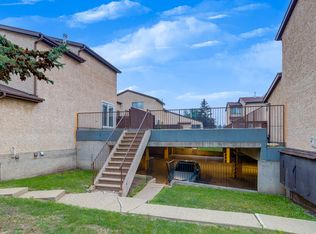 Huntington Townhomes, Edmonton, AB T6H 5S6