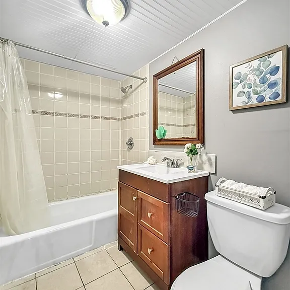 22 Shrewsbury Green Dr #I — Photo 13