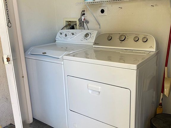 Washer & dryer included