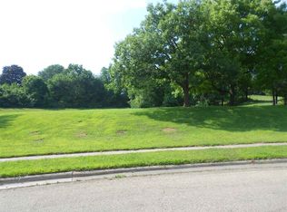 130 Whispering Pnes, Clinton, IA 52732