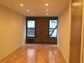 Rented by NYLA Realty