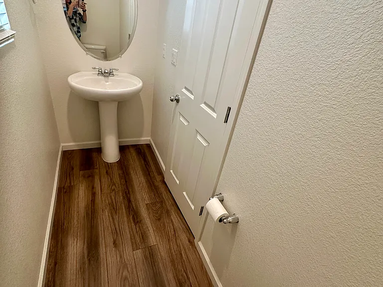 301 Welton Ct — Photo 10