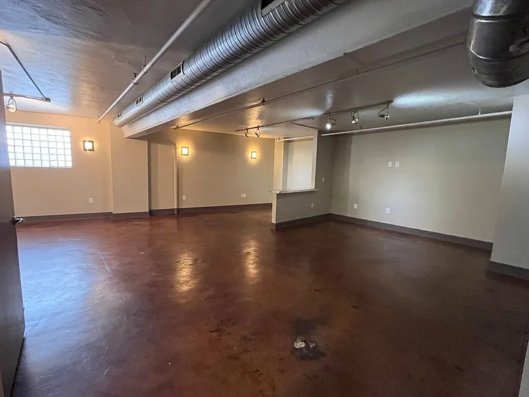 401 Campbell Ave SW — Photo 7