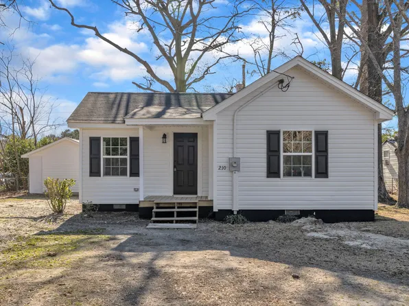 210 Circle Dr, Smithfield, NC 27577