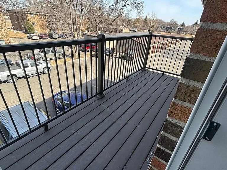 1612 E Gateway Cir S — Photo 9