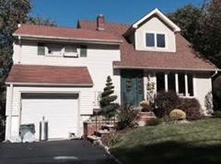 40 Oak Dr, Little Falls, NJ 07424