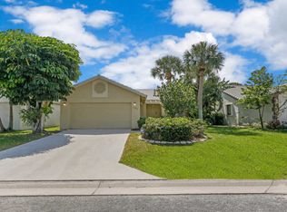 5701 Strawberry Lakes Cir, Lake Worth, FL 33463