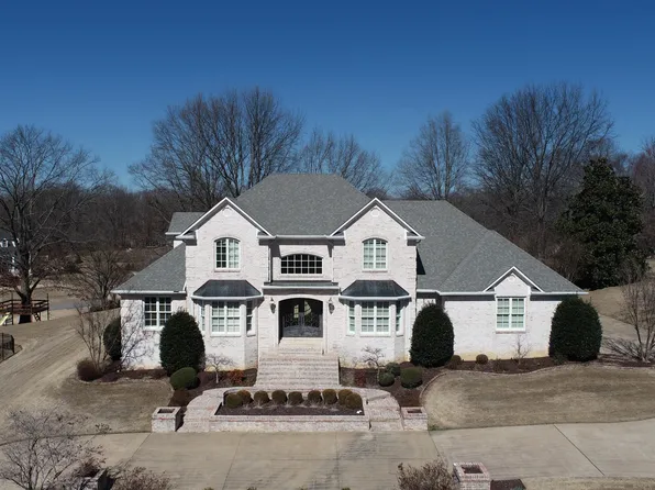 802 Acadian Blvd, Dyersburg, TN 38024