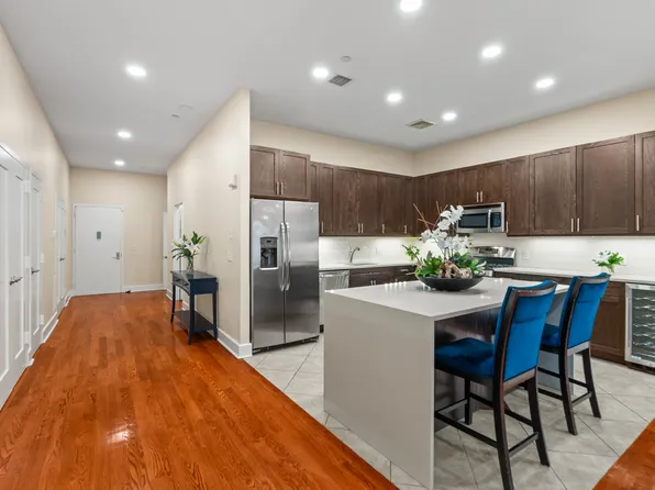 90 Bay Street Landing image 11 of 49