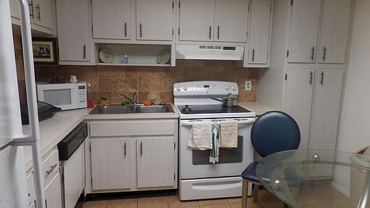 3rd image of 3210 N Harbor City Blvd APT 317