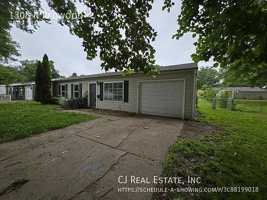 1308 N Redwood Dr — Photo 1