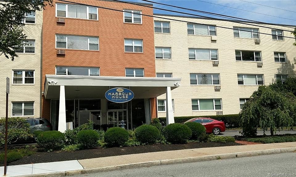 1st image of 292 Pequot Ave APT K4