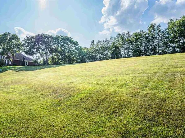 117 Fountain Trace Dr, Bowling Green, KY 42103