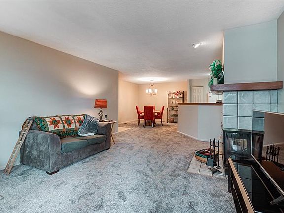 5th image of 23572 Grist Mill Ct #2-1