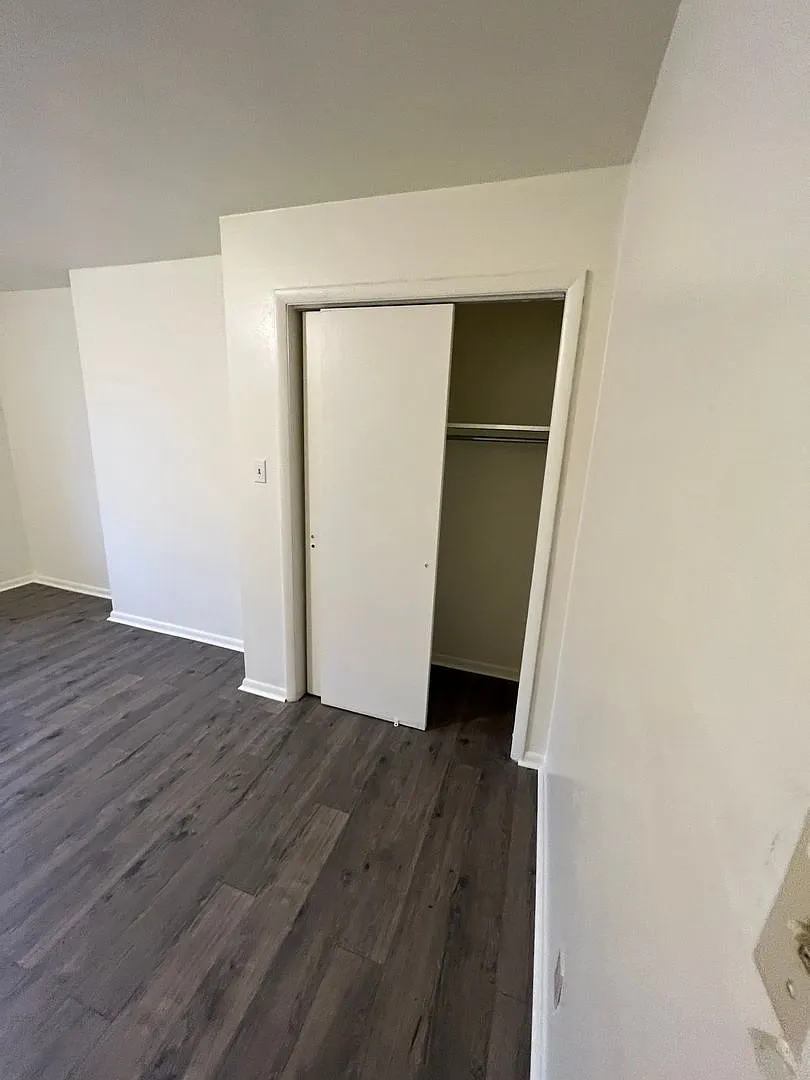 349oakland ave — Photo 4