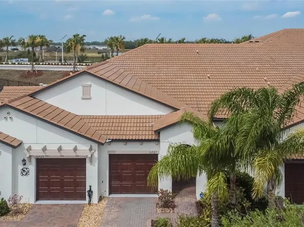 16927 April Plush Dr, Wimauma, FL 33598