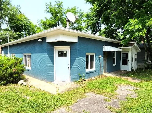 115 N 5th St, De Soto, MO 63020