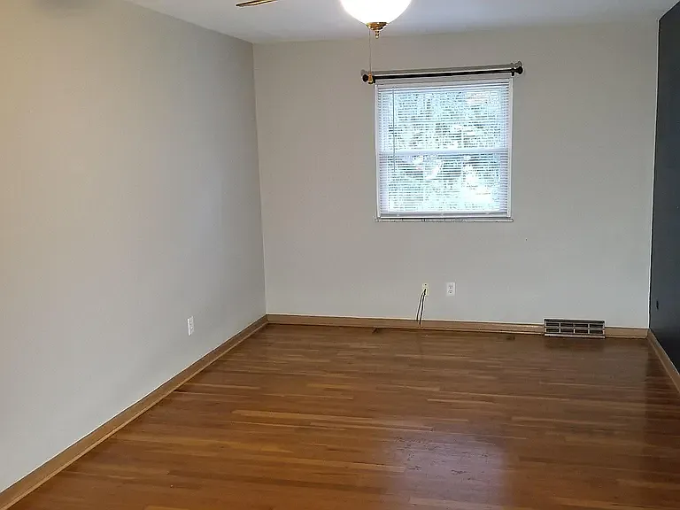 bedroom large closets