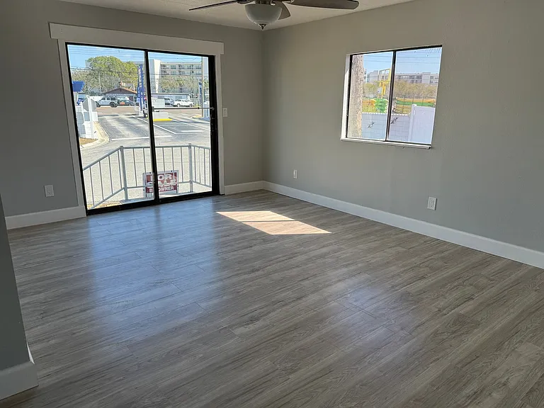 1375 Pasadena Ave S #201 — Photo 6