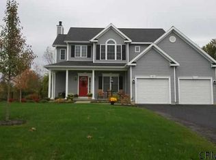 50 Ridgewood Dr, Mechanicville, NY 12188