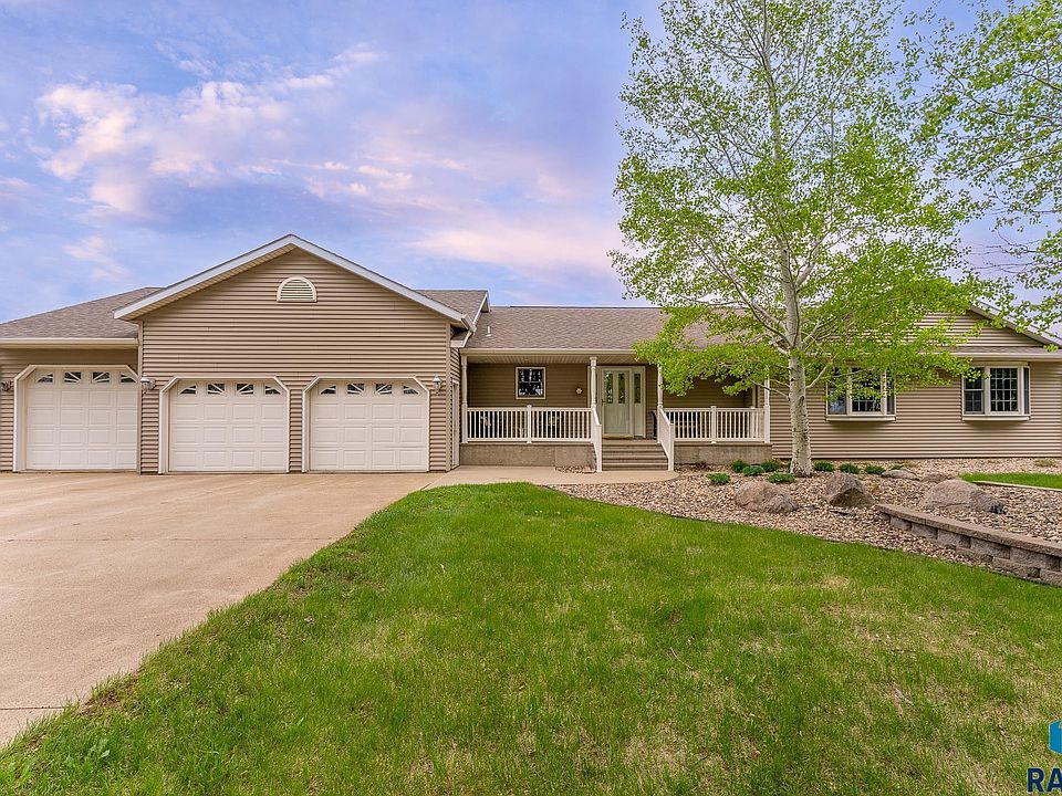 820 N West St, Canton, SD 57013 Zillow