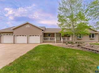 820 N West St, Canton, SD 57013