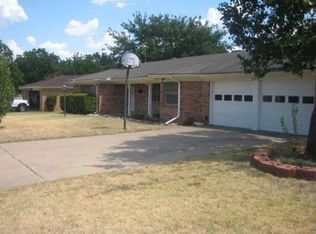 6700 Larue Cir, North Richland Hills, TX 76180