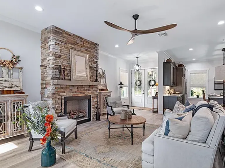 622 W 11th Ave — Photo 9