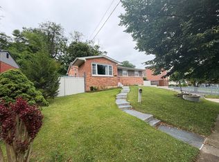 7313 Abbington Dr, Oxon Hill, MD 20745