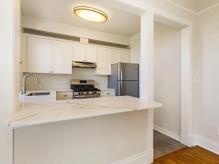 The New Carroll Apartments — Photo 30