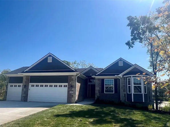 837 Preserve Ln, White Lake, MI 48386