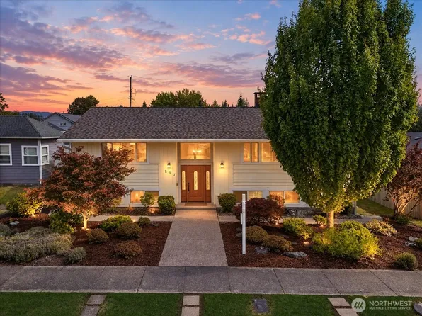 217 N French Avenue, Arlington, WA 98223