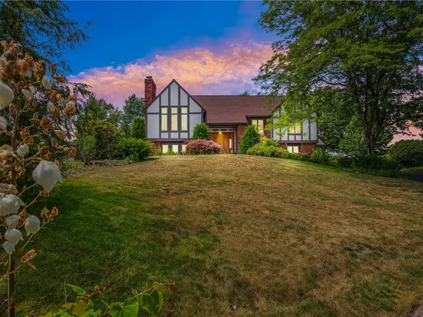 122 Cambridge Pl, Somerset, PA 15501