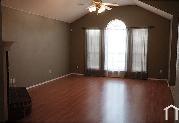 4th image of 6004 Garden View Dr