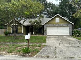 1601 Long Pond Dr, Valrico, FL 33594
