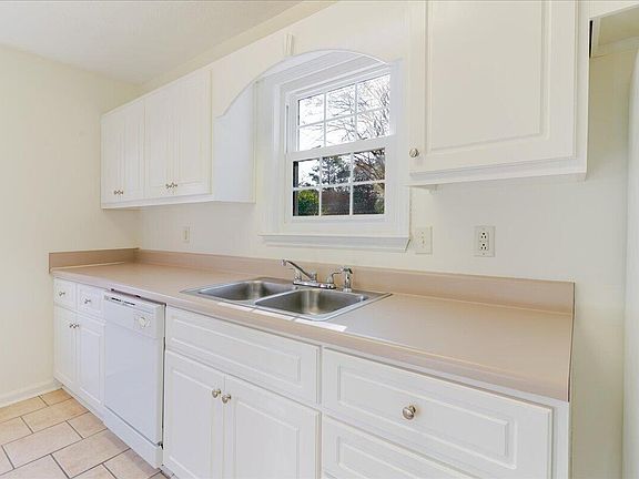 5th image of 205 Sandy Run