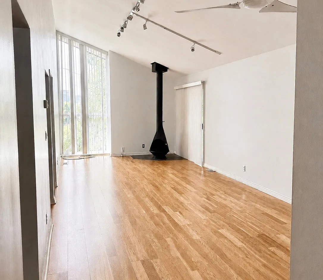 Beautiful Trolley Square Condo — Photo 1