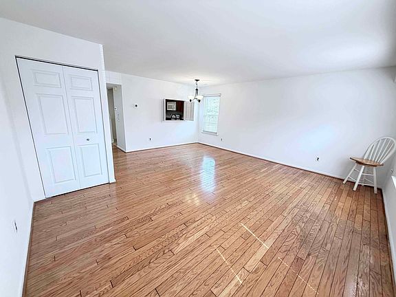 4th image of 1207A Crosshill Ct