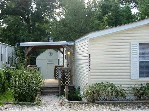 14433 W Lee Shore Dr, Willis, TX 77318