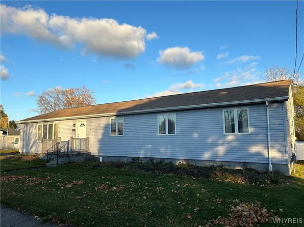 203 Hyland Rd, Depew, NY 14043